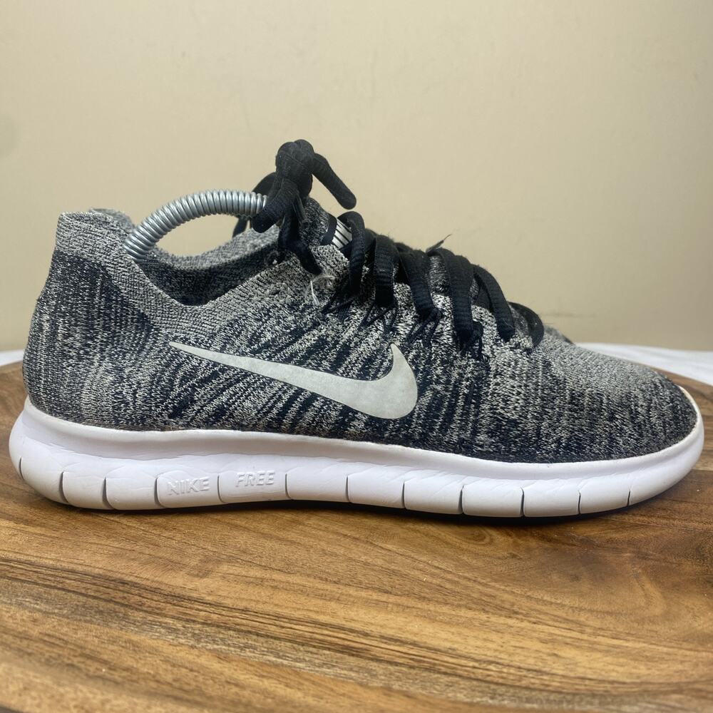 Nike Free Run Flyknit Oreo Womens Black And White Size 7.5 Running Shoes